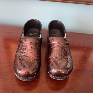 Dansko Women Size 41 (10.5/11) Crocodile Pattern Loafers